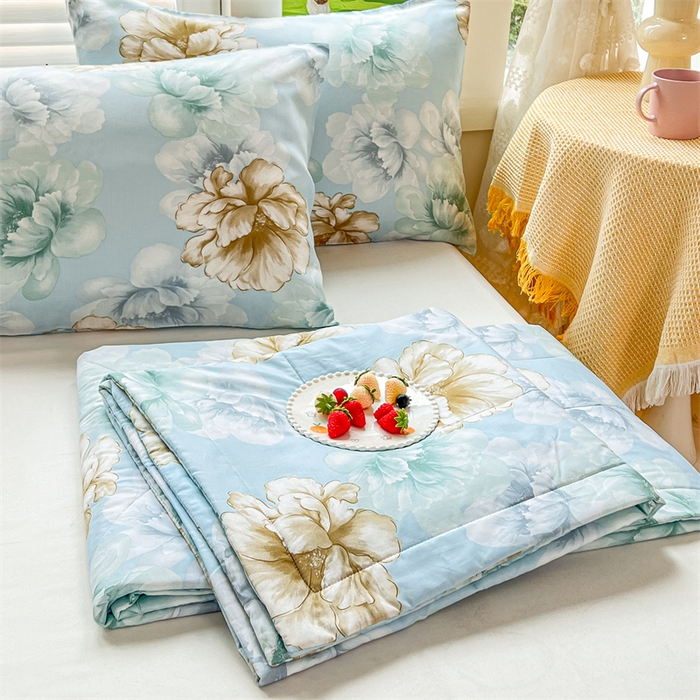 91家纺网 家纺一手货源 找家纺 天瑜家纺 2025新款棉绸夏被苏香绸舒香绸夏凉被人造棉空调被 盛世牡丹蓝