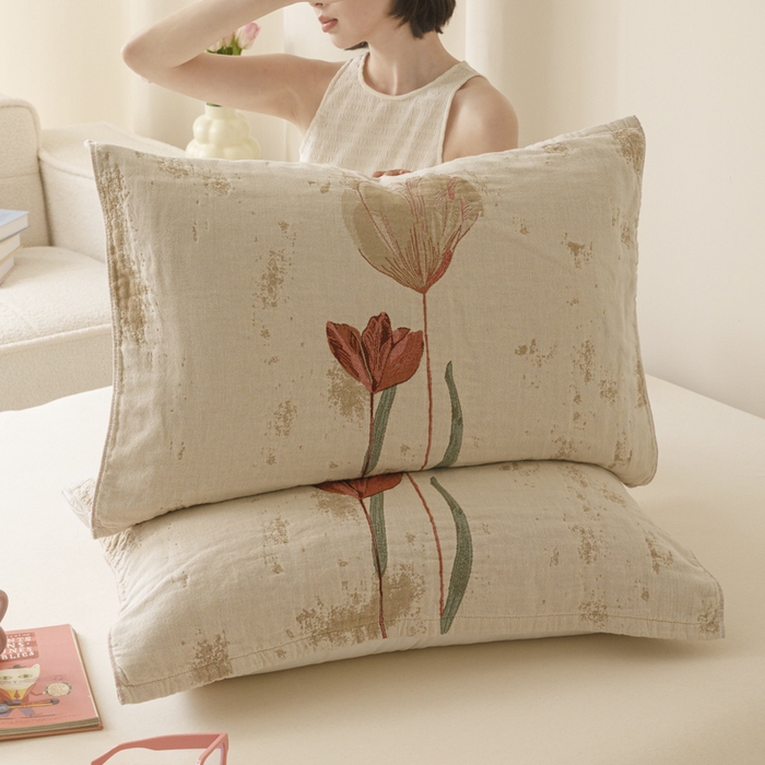 91家纺网 家纺一手货源 找家纺 爱港家纺 2025新款全棉色织纱枕巾 花卉枕头巾 隔热耐脏防滑枕巾 枕巾-闭月-貂蝉 52*75cm/只