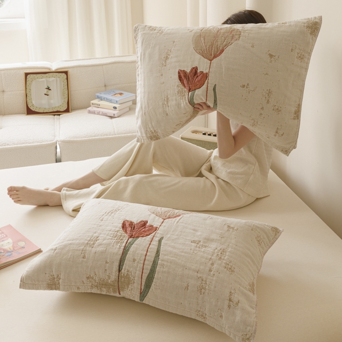 91家纺网 家纺一手货源 找家纺 爱港家纺 2025新款全棉色织纱枕巾 花卉枕头巾 隔热耐脏防滑枕巾 枕巾-闭月-貂蝉 52*75cm/只