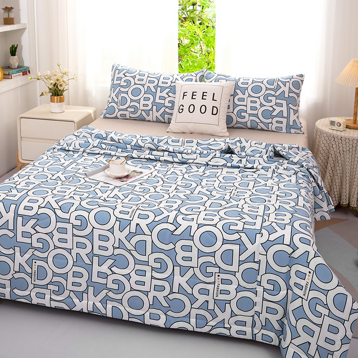 91家纺网 家纺一手货源 找家纺 天瑜家纺 2025新款棉绸夏被苏香绸舒香绸夏凉被人造棉空调被 字母蓝