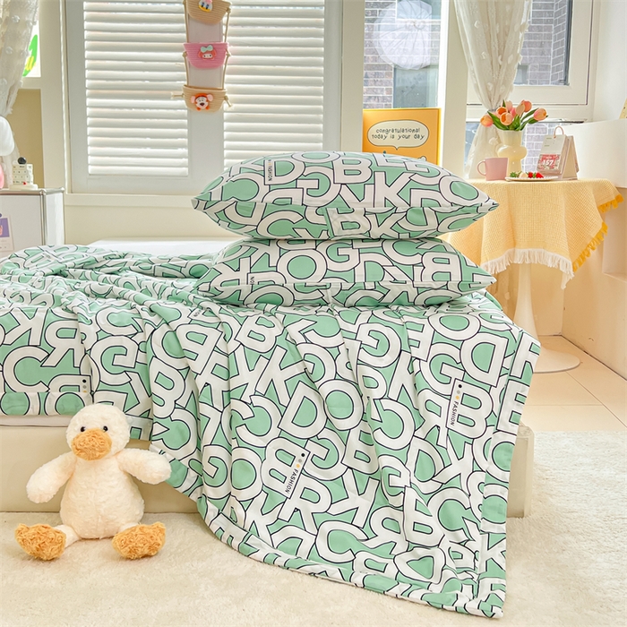 91家纺网 家纺一手货源 找家纺 天瑜家纺 2025新款棉绸夏被苏香绸舒香绸夏凉被人造棉空调被 字母绿