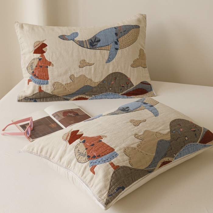 91家纺网 家纺一手货源 找家纺 爱港家纺 2025新款全棉色织纱枕巾 花卉枕头巾 隔热耐脏防滑枕巾 枕巾-大鱼-女孩 52*75cm/只