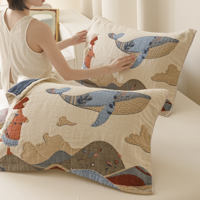 91家纺网 家纺一手货源 找家纺 爱港家纺 2025新款全棉色织纱枕巾 花卉枕头巾 隔热耐脏防滑枕巾 枕巾-大鱼-女孩 52*75cm/只