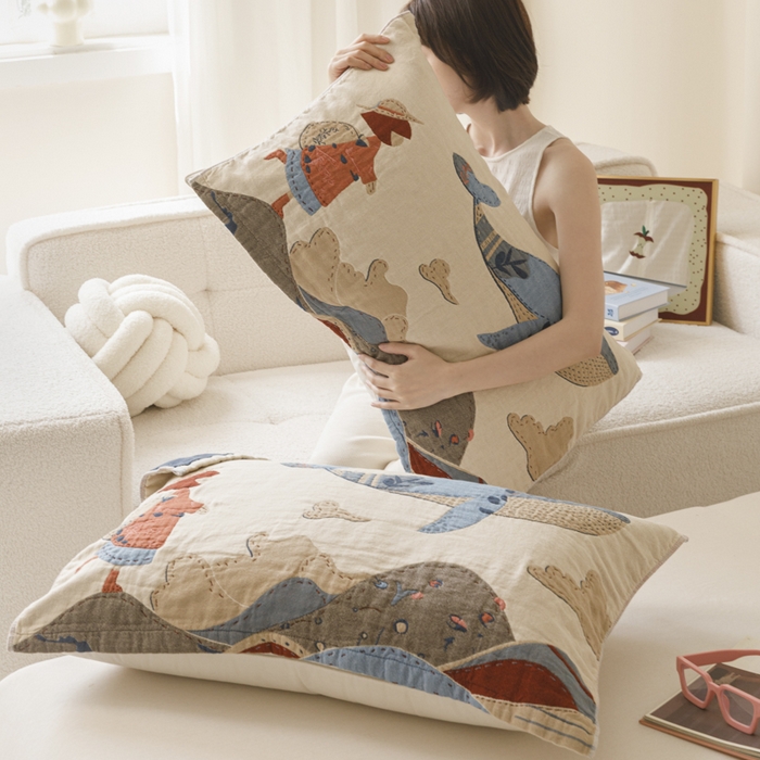 91家纺网 家纺一手货源 找家纺 爱港家纺 2025新款全棉色织纱枕巾 花卉枕头巾 隔热耐脏防滑枕巾 枕巾-大鱼-女孩 52*75cm/只