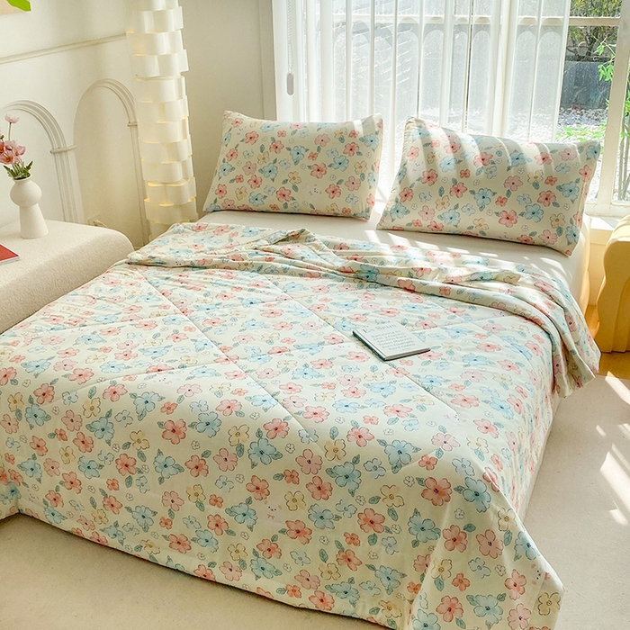 91家纺网 家纺一手货源 找家纺 天瑜家纺 2025新款棉绸夏被苏香绸舒香绸夏凉被人造棉空调被 缤纷米色