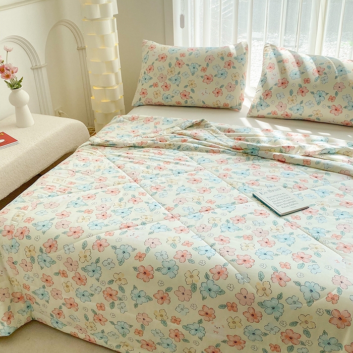 91家纺网 家纺一手货源 找家纺 天瑜家纺 2025新款棉绸夏被苏香绸舒香绸夏凉被人造棉空调被 缤纷米色