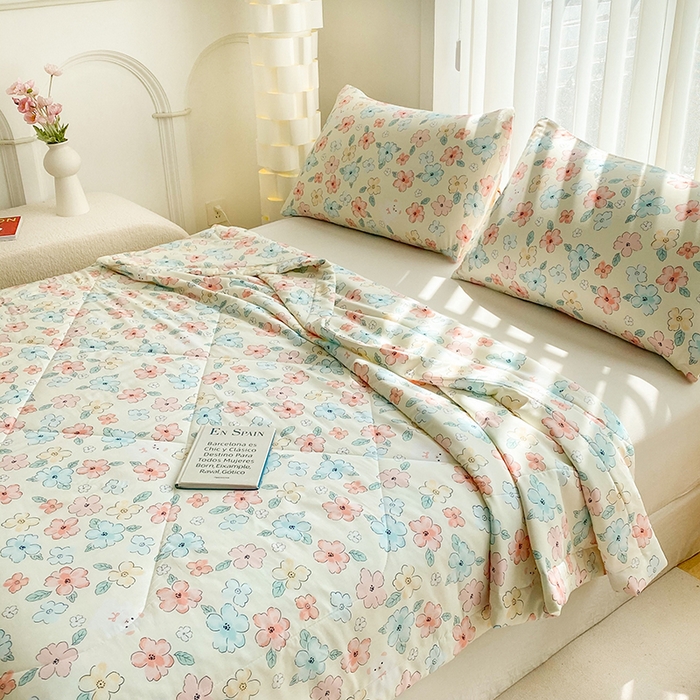 91家纺网 家纺一手货源 找家纺 天瑜家纺 2025新款棉绸夏被苏香绸舒香绸夏凉被人造棉空调被 缤纷米色