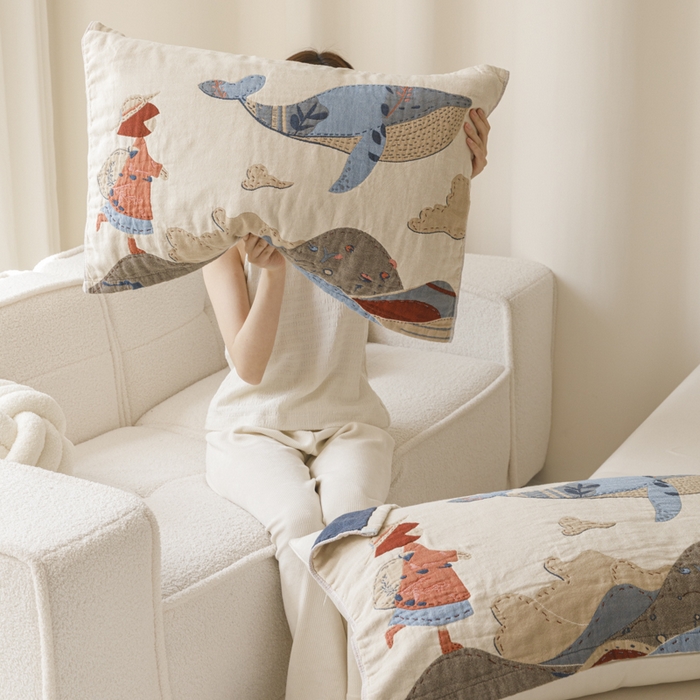 91家纺网 家纺一手货源 找家纺 爱港家纺 2025新款全棉色织纱枕巾 花卉枕头巾 隔热耐脏防滑枕巾 枕巾-大鱼-女孩 52*75cm/对