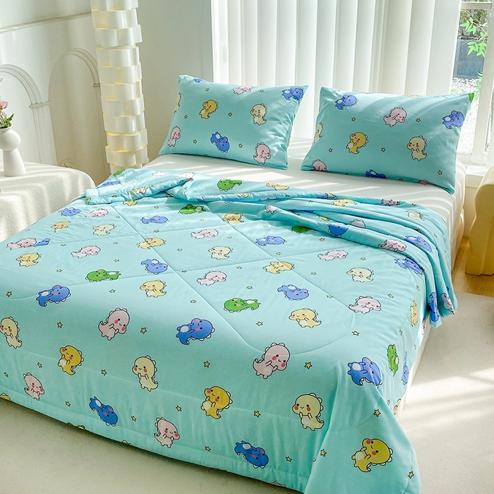 91家纺网 家纺一手货源 找家纺 天瑜家纺 2025新款棉绸夏被苏香绸舒香绸夏凉被人造棉空调被 恐龙宝贝蓝