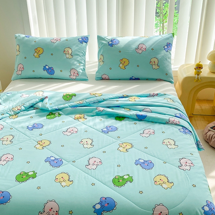 91家纺网 家纺一手货源 找家纺 天瑜家纺 2025新款棉绸夏被苏香绸舒香绸夏凉被人造棉空调被 恐龙宝贝蓝