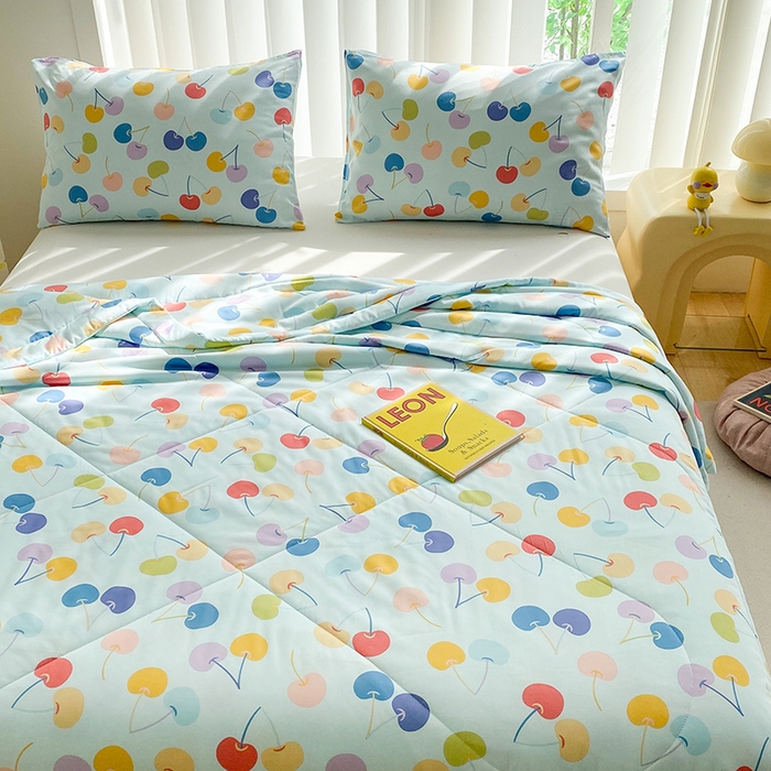 91家纺网 家纺一手货源 找家纺 天瑜家纺 2025新款棉绸夏被苏香绸舒香绸夏凉被人造棉空调被 七彩樱桃蓝