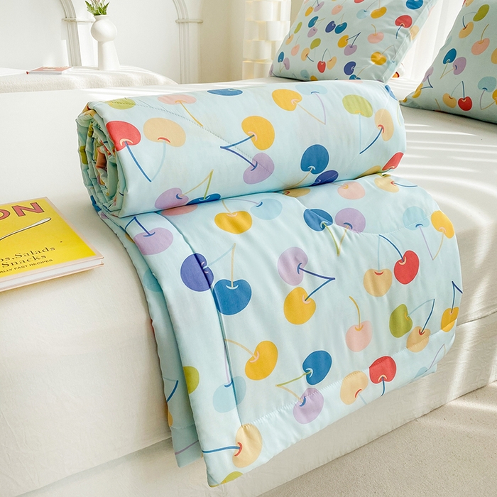 91家纺网 家纺一手货源 找家纺 天瑜家纺 2025新款棉绸夏被苏香绸舒香绸夏凉被人造棉空调被 七彩樱桃蓝