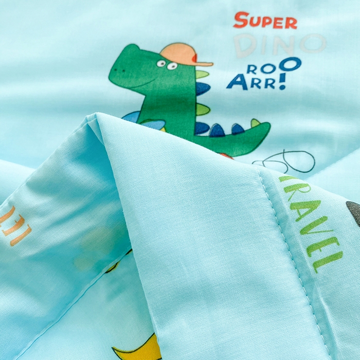 91家纺网 家纺一手货源 找家纺 天瑜家纺 2025新款棉绸夏被苏香绸舒香绸夏凉被人造棉空调被 汽车恐龙蓝