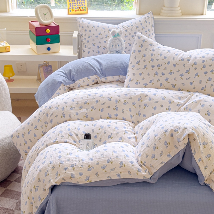 91家纺网 家纺一手货源 找家纺 蓝淋家纺 2025新款亲肤舒适皱皱棉印花四件套 浪漫定义-蓝