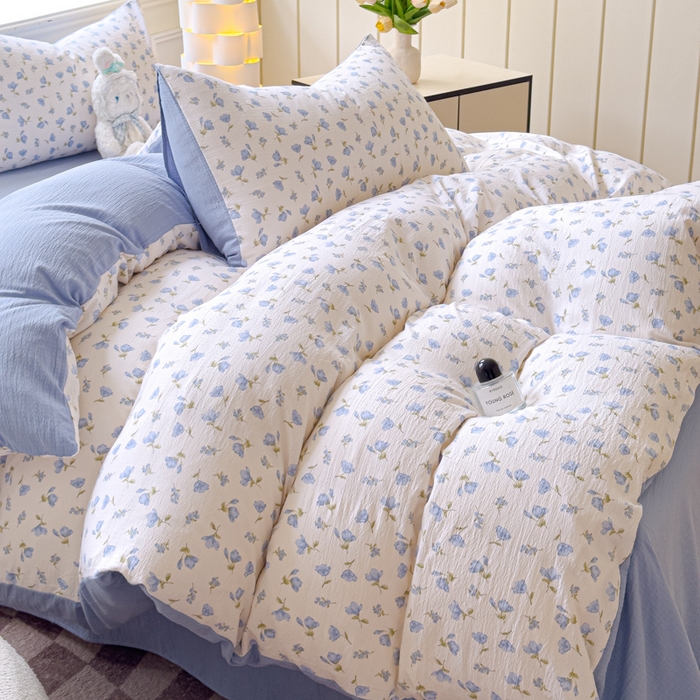 91家纺网 家纺一手货源 找家纺 蓝淋家纺 2025新款亲肤舒适皱皱棉印花四件套 浪漫定义-蓝