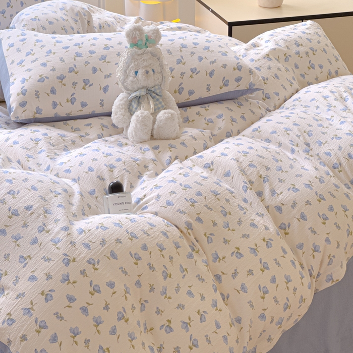 91家纺网 家纺一手货源 找家纺 蓝淋家纺 2025新款亲肤舒适皱皱棉印花四件套 浪漫定义-蓝