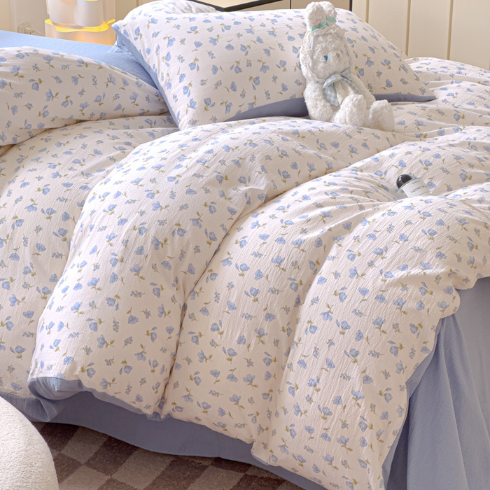 91家纺网 家纺一手货源 找家纺 蓝淋家纺 2025新款亲肤舒适皱皱棉印花四件套 浪漫定义-蓝