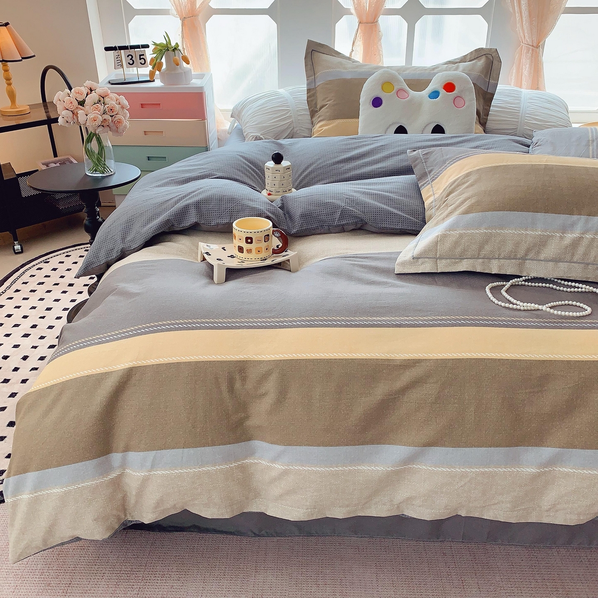 91家纺网 家纺一手货源 找家纺 莱豫家纺 2025新款亲肤舒适小清新印花纯棉四件套 条纹人生咖