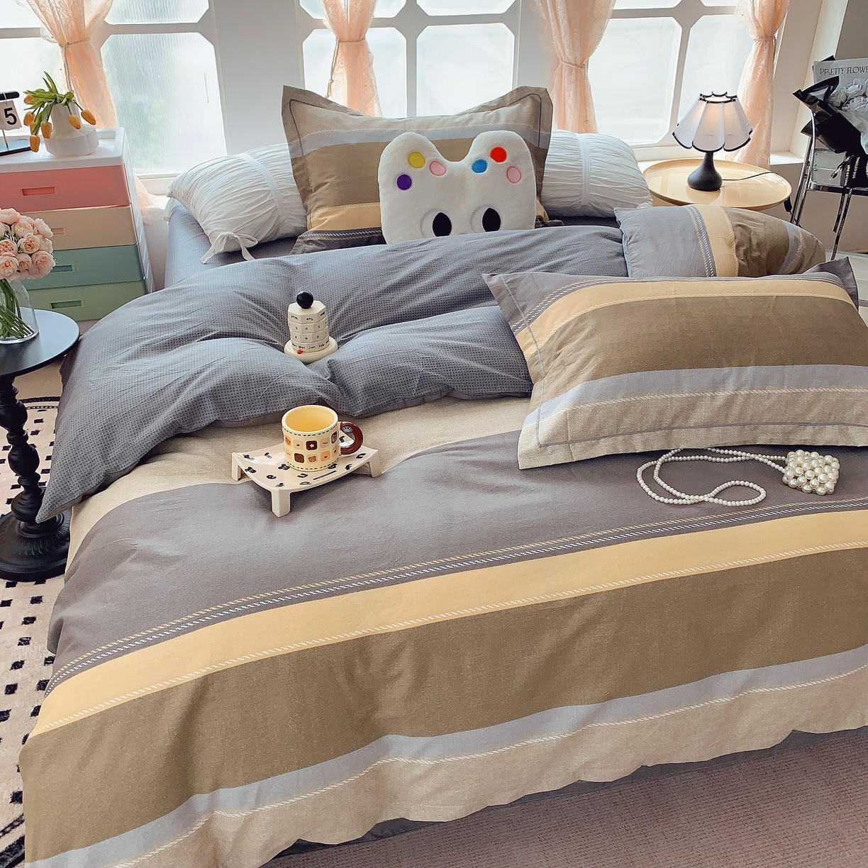 91家纺网 家纺一手货源 找家纺 莱豫家纺 2025新款亲肤舒适小清新印花纯棉四件套 条纹人生咖