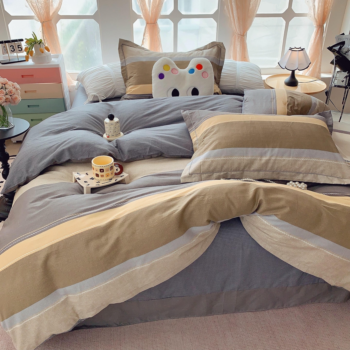 91家纺网 家纺一手货源 找家纺 莱豫家纺 2025新款亲肤舒适小清新印花纯棉四件套 条纹人生咖