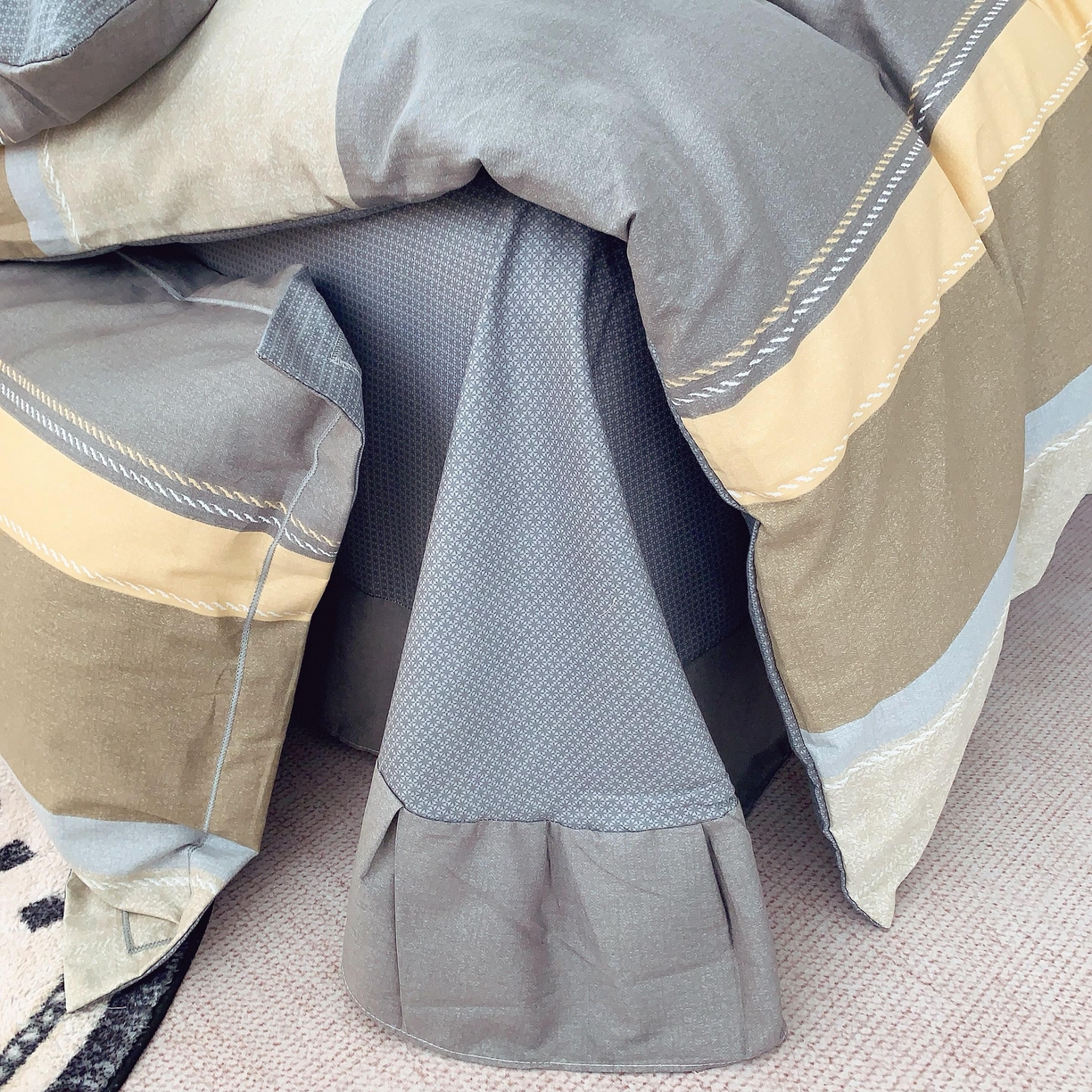 91家纺网 家纺一手货源 找家纺 莱豫家纺 2025新款亲肤舒适小清新印花纯棉四件套 条纹人生咖