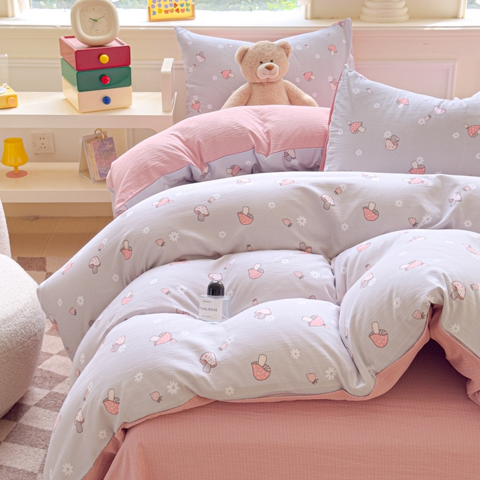 91家纺网 家纺一手货源 找家纺 蓝淋家纺 2025新款亲肤舒适皱皱棉印花四件套 浅忆-灰