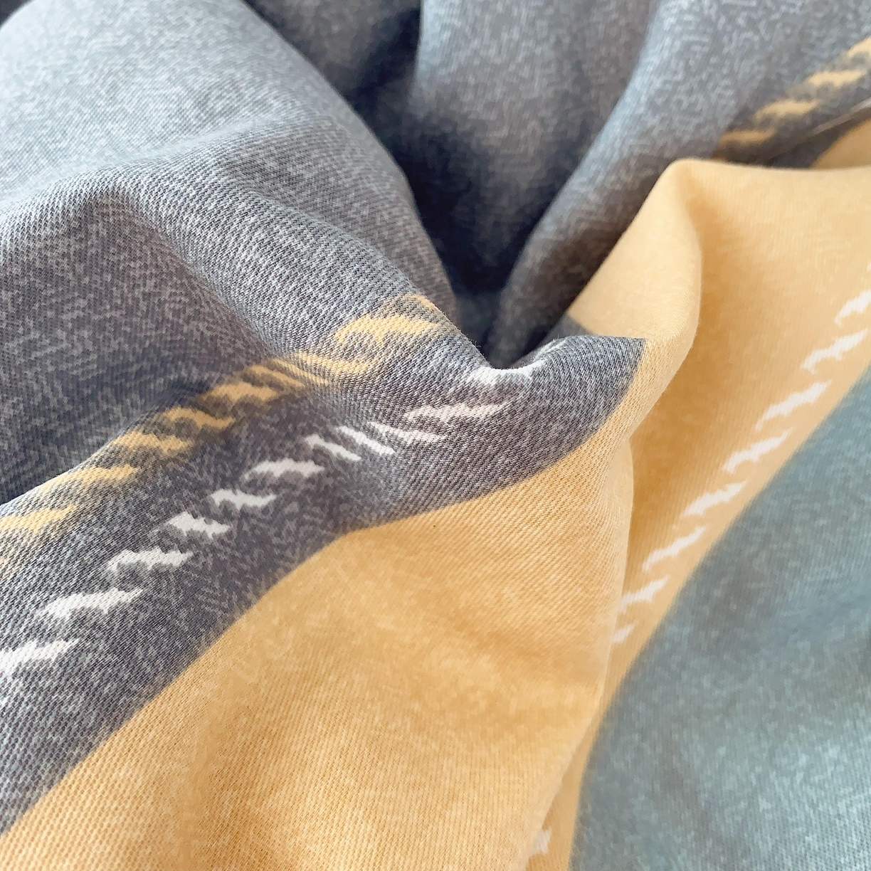 91家纺网 家纺一手货源 找家纺 莱豫家纺 2025新款亲肤舒适小清新印花纯棉四件套 条纹人生蓝