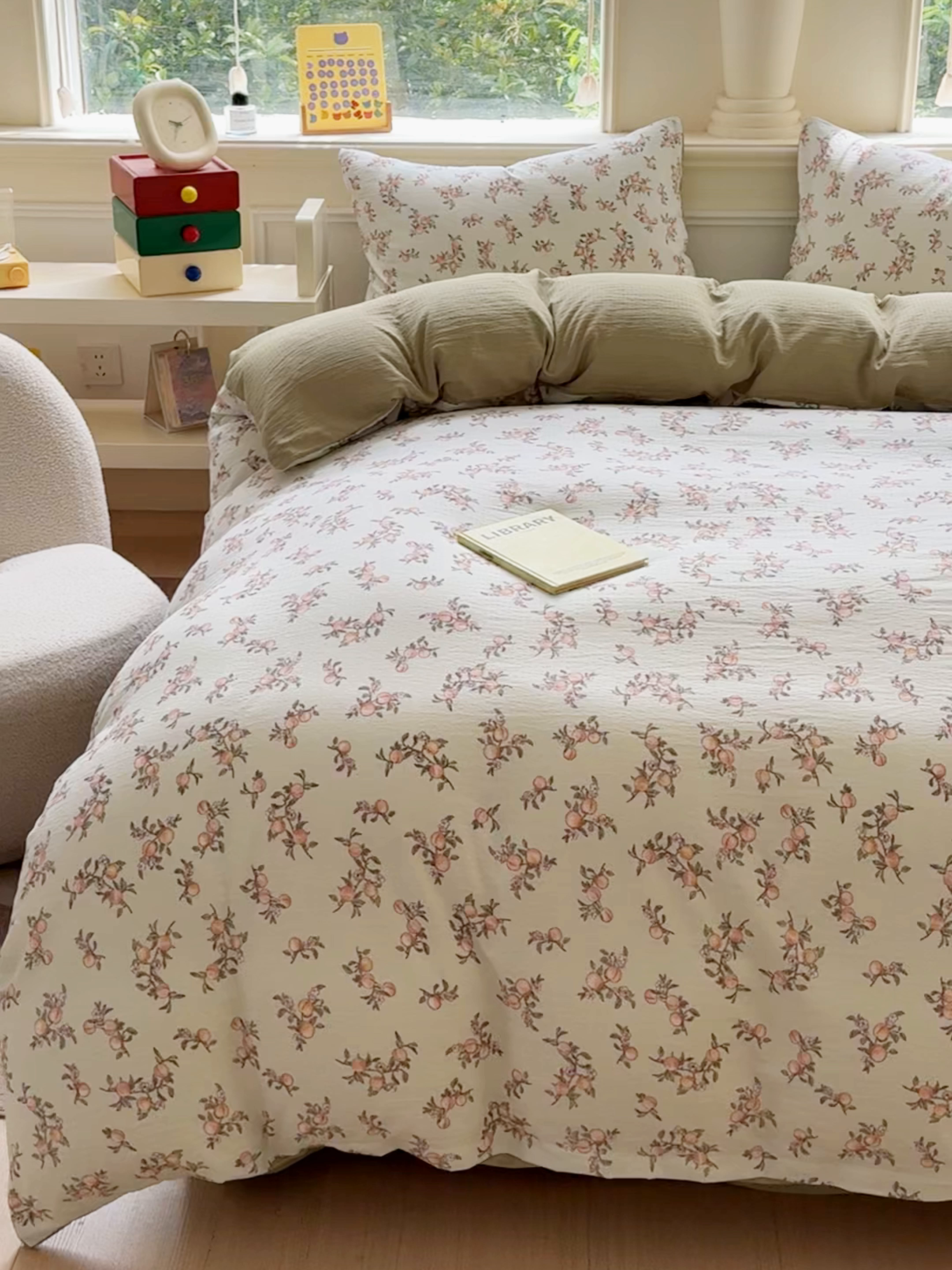 91家纺网 家纺一手货源 找家纺 蓝淋家纺 2025新款亲肤舒适皱皱棉印花四件套 秋实-绿