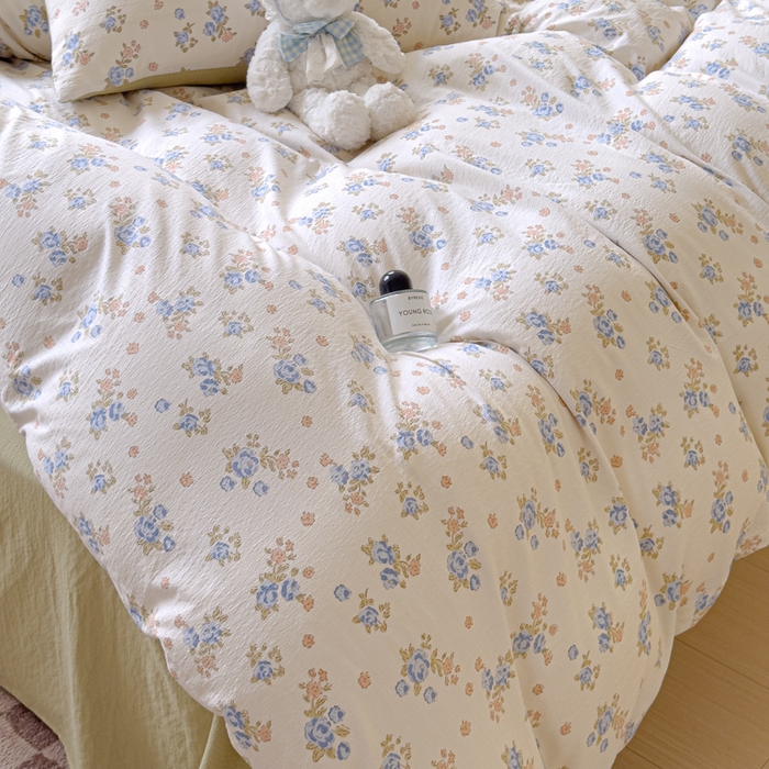 91家纺网 家纺一手货源 找家纺 蓝淋家纺 2025新款亲肤舒适皱皱棉印花四件套 望夏花艺-米