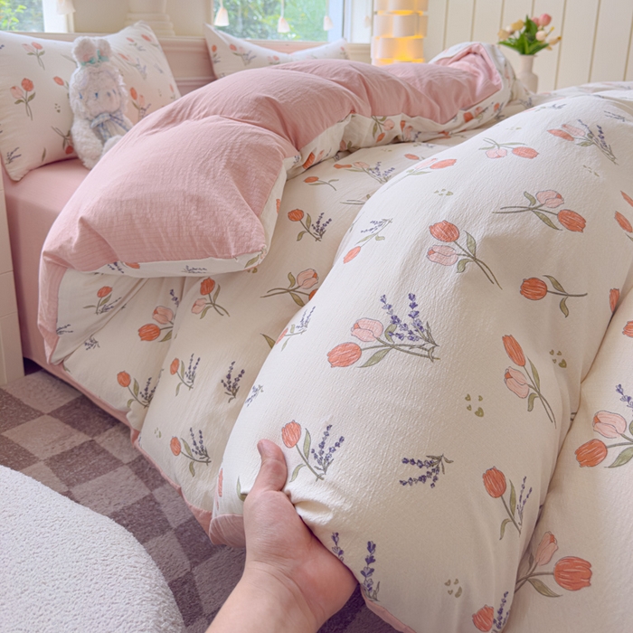 91家纺网 家纺一手货源 找家纺 蓝淋家纺 2025新款亲肤舒适皱皱棉印花四件套 寻花记