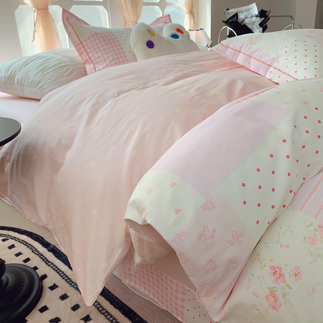 91家纺网 家纺一手货源 找家纺 莱豫家纺 2025新款亲肤舒适小清新印花纯棉四件套 幸福拼图粉