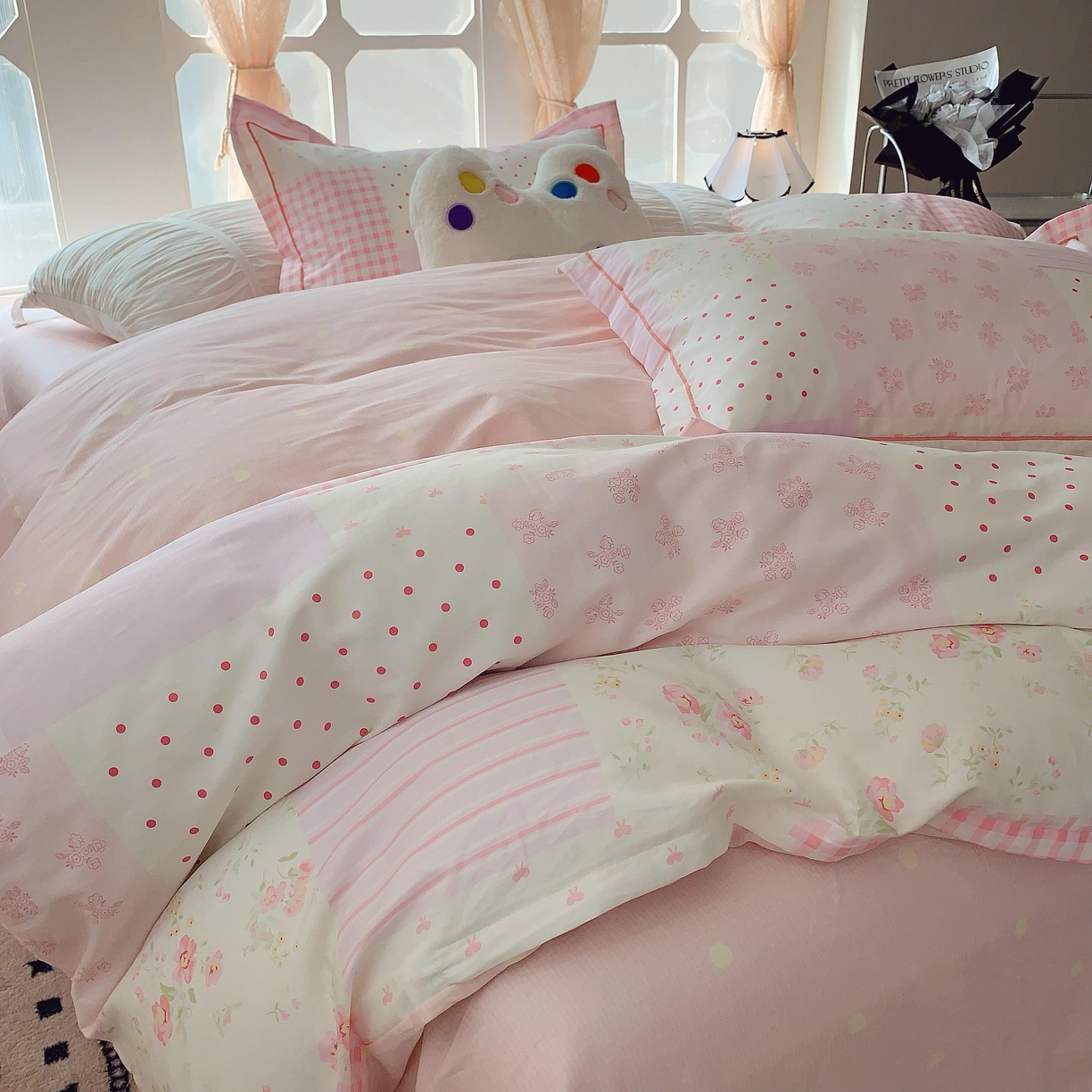 91家纺网 家纺一手货源 找家纺 莱豫家纺 2025新款亲肤舒适小清新印花纯棉四件套 幸福拼图粉