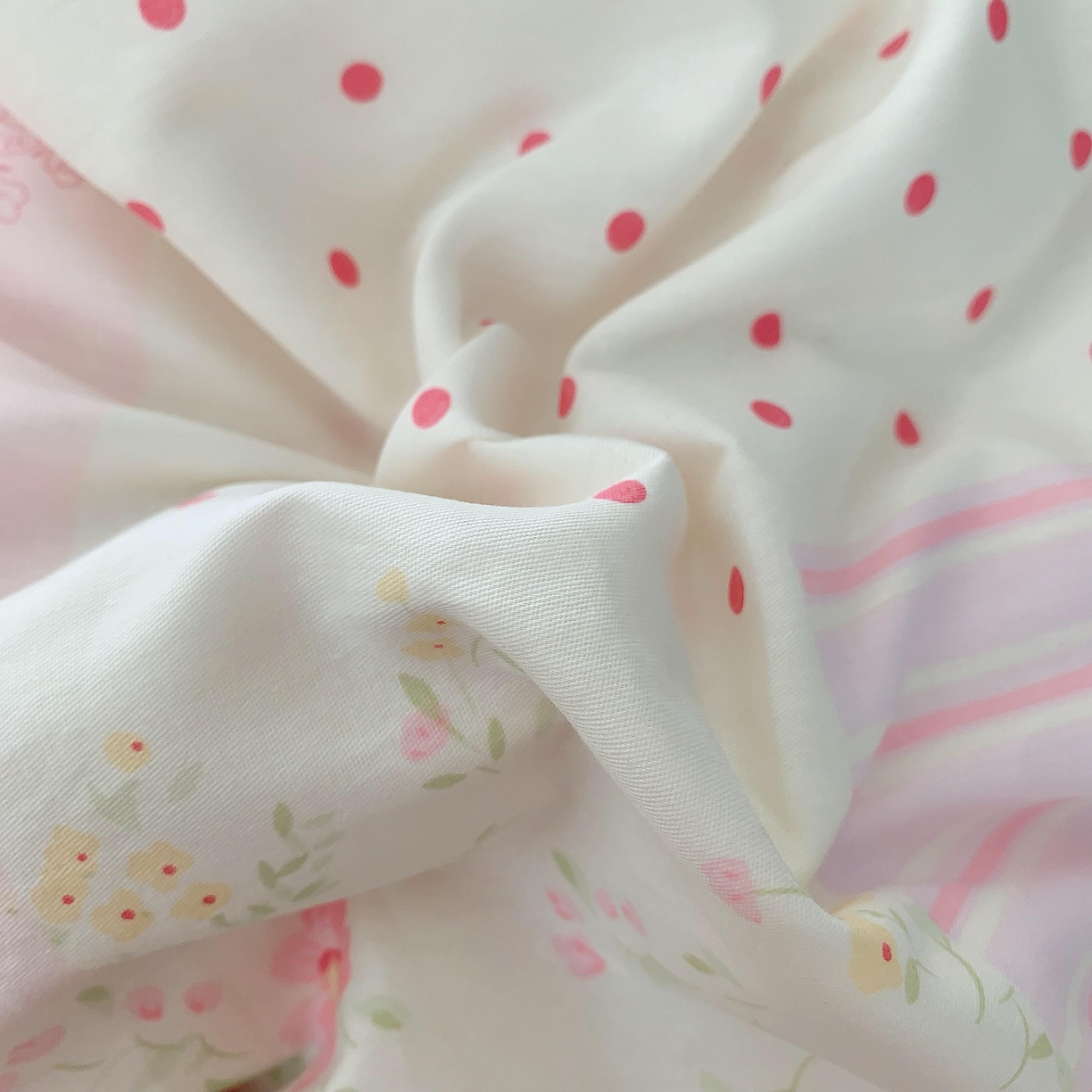 91家纺网 家纺一手货源 找家纺 莱豫家纺 2025新款亲肤舒适小清新印花纯棉四件套 幸福拼图粉