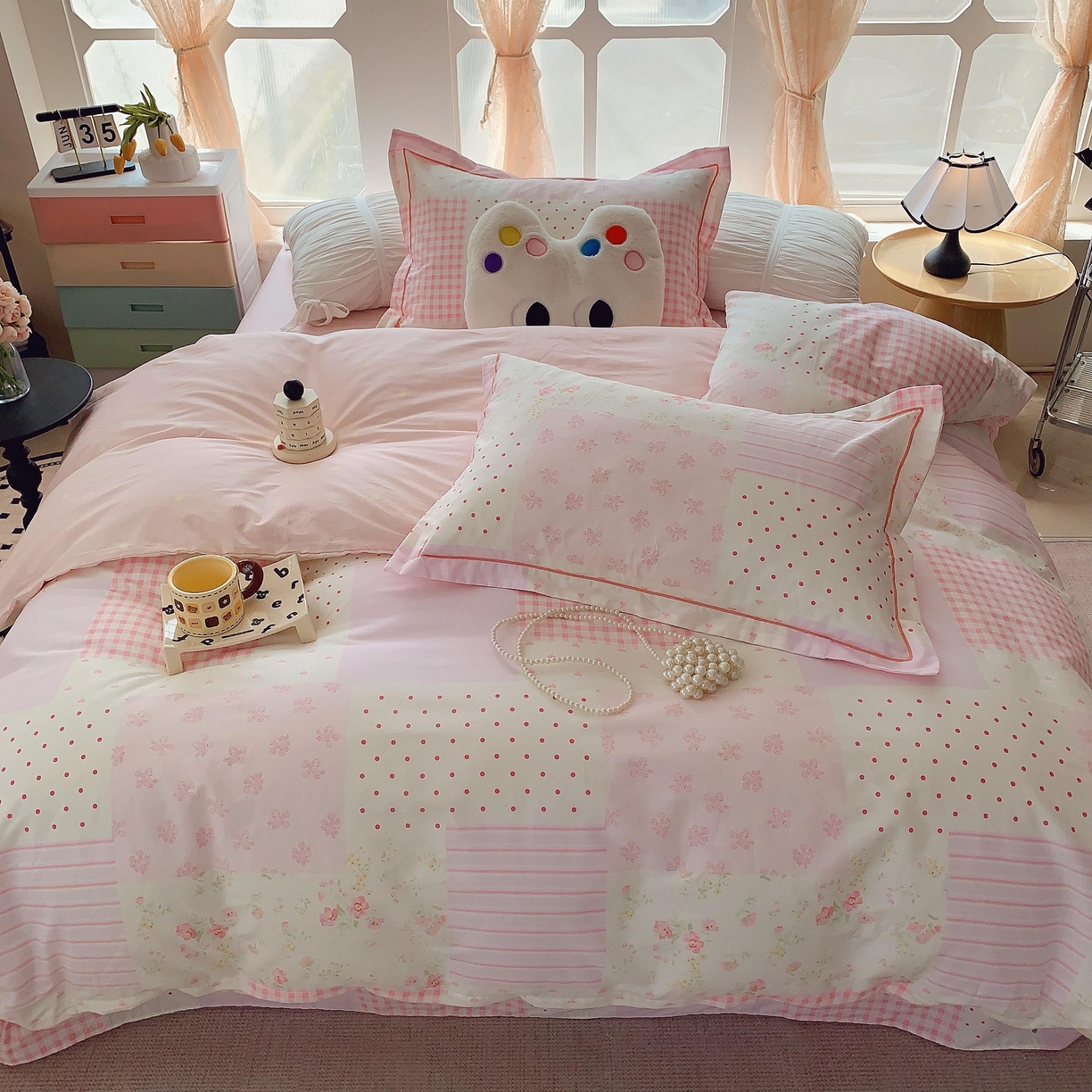 91家纺网 家纺一手货源 找家纺 莱豫家纺 2025新款亲肤舒适小清新印花纯棉四件套 幸福拼图粉