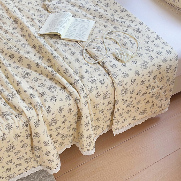 91家纺网 家纺一手货源 找家纺 集布 2025新款100%全棉双层纱花边款夏被夏凉被 赫拉