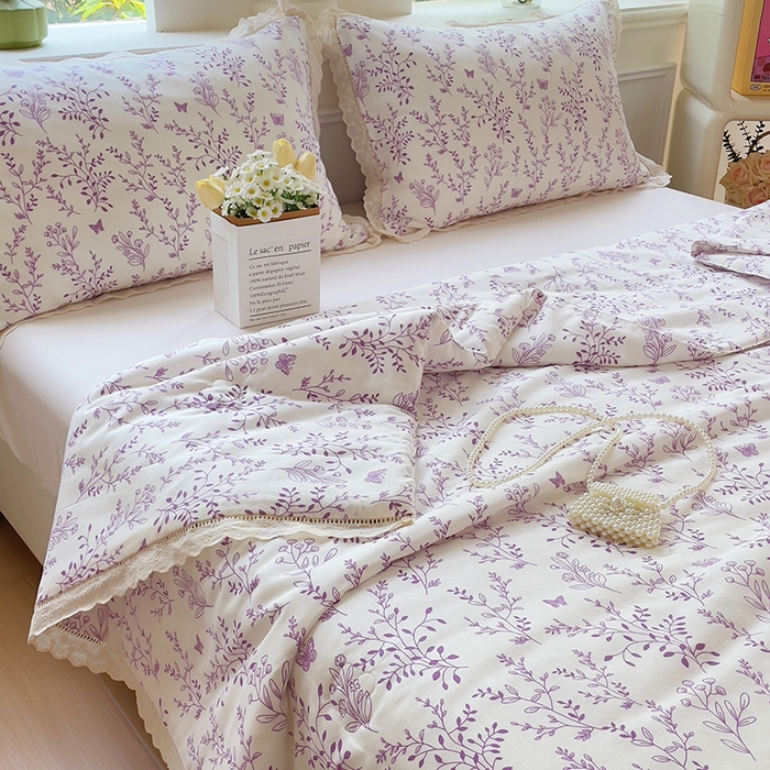 91家纺网 家纺一手货源 找家纺 集布 2025新款100%全棉双层纱花边款夏被夏凉被 紫草藤