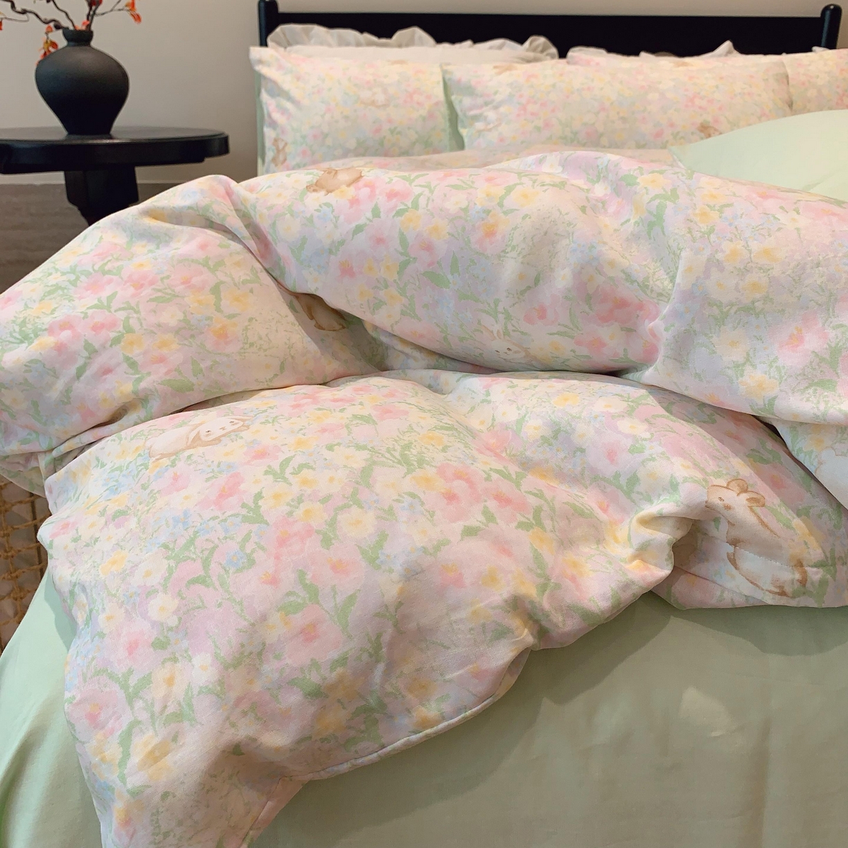 91家纺网 家纺一手货源 找家纺 莱豫家纺 2025新款亲肤舒适双层纱四件套 花园小兔