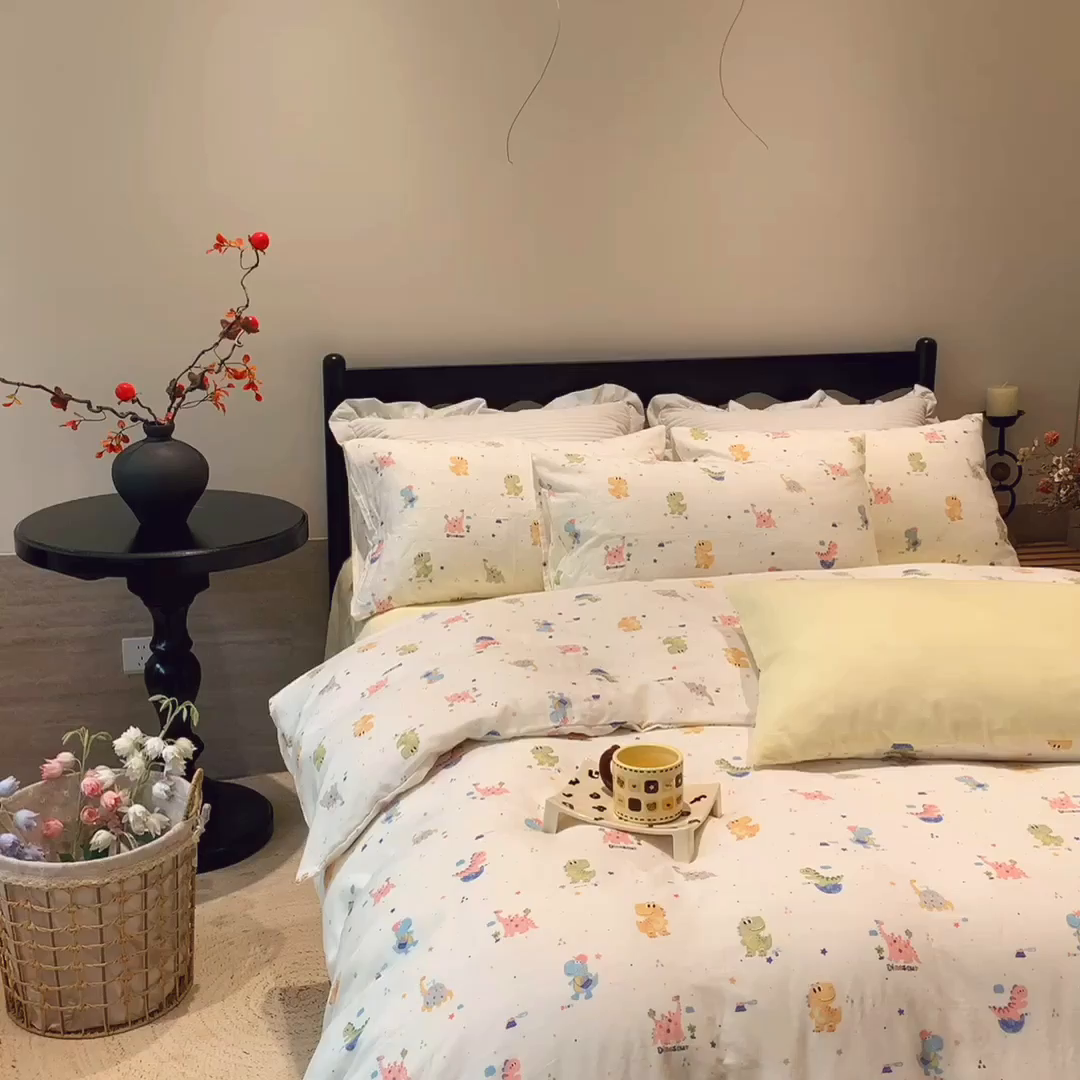 91家纺网 家纺一手货源 找家纺 莱豫家纺 2025新款亲肤舒适双层纱四件套 恐龙冒险