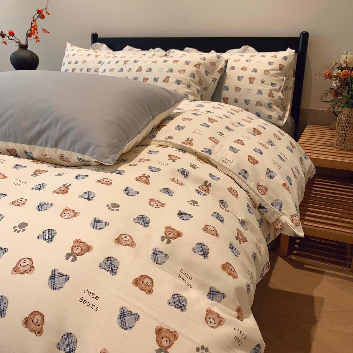 91家纺网 家纺一手货源 找家纺 莱豫家纺 2025新款亲肤舒适双层纱四件套 绅士熊