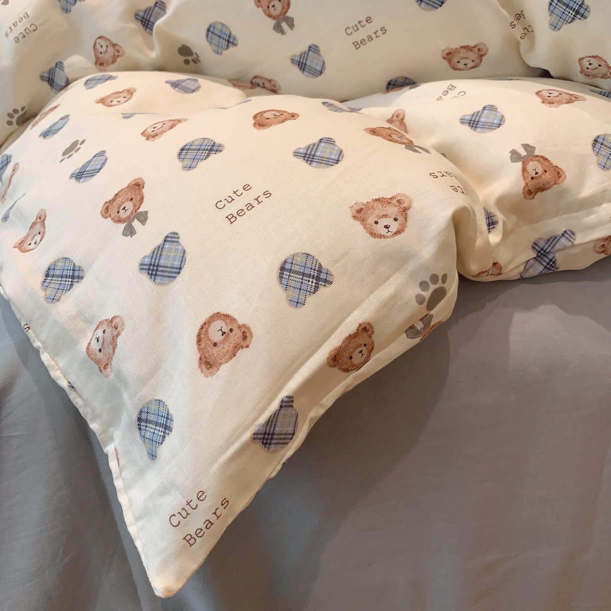 91家纺网 家纺一手货源 找家纺 莱豫家纺 2025新款亲肤舒适双层纱四件套 绅士熊