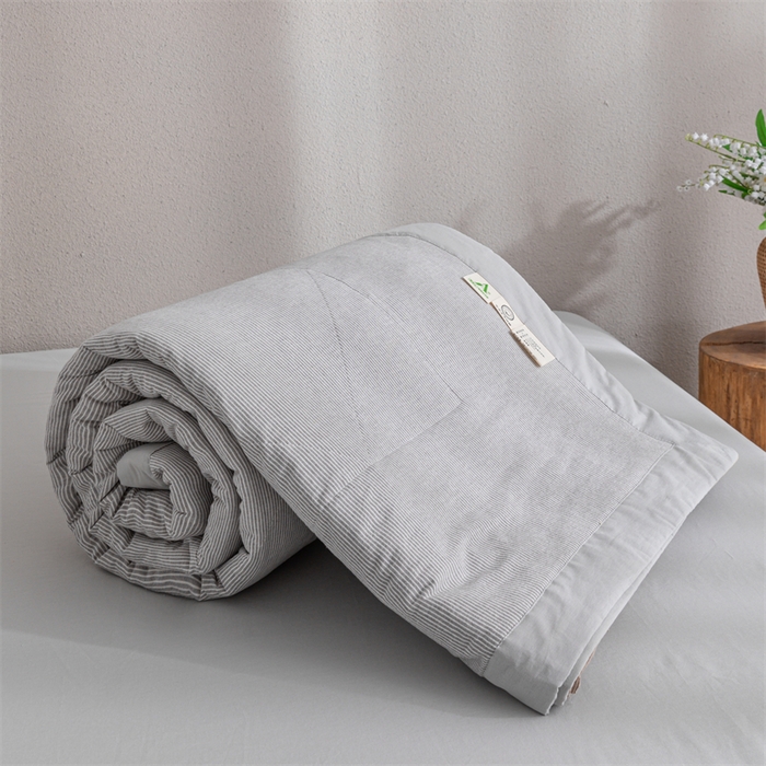 91家纺网 家纺一手货源 找家纺 天瑜家纺 2025新款色织全棉水洗棉棉花夏被 灰细条