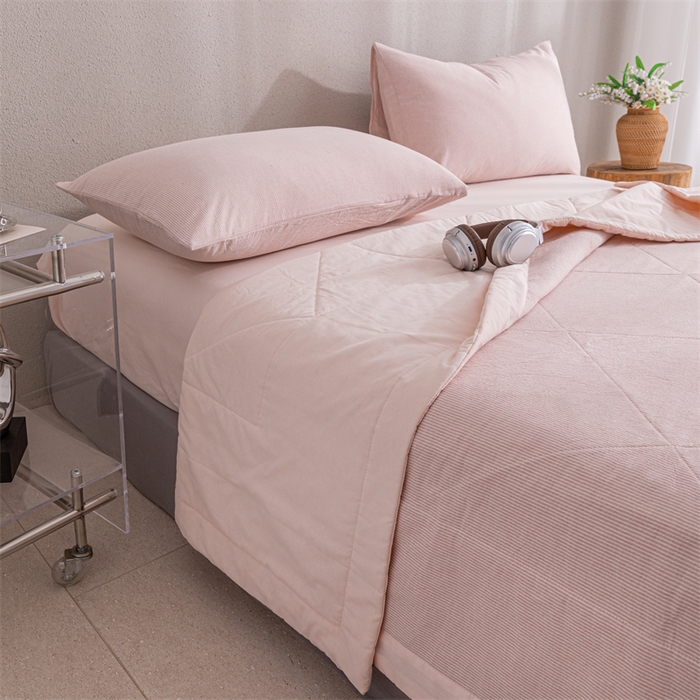 91家纺网 家纺一手货源 找家纺 天瑜家纺 2025新款色织全棉水洗棉棉花夏被 粉细条