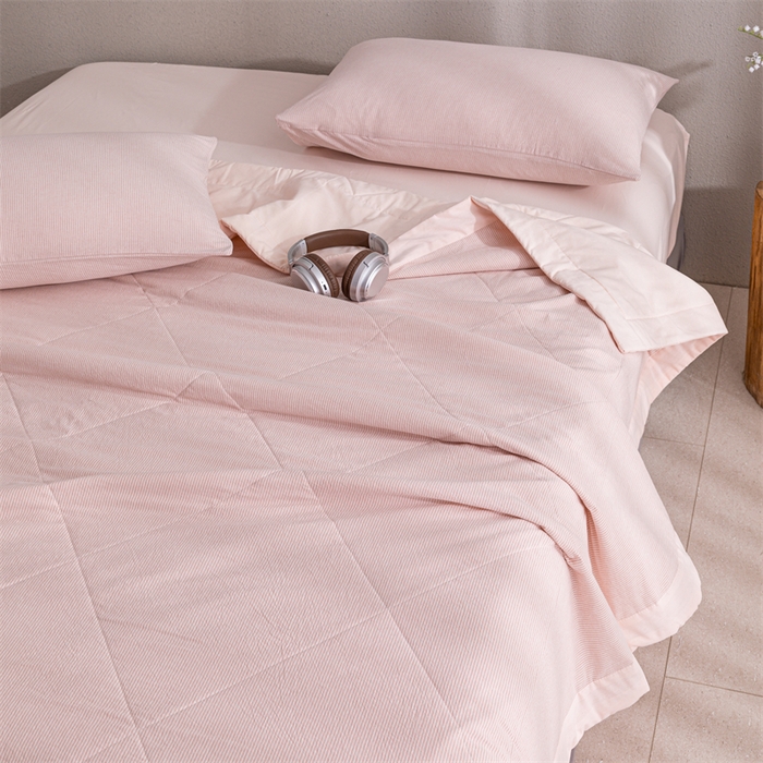 91家纺网 家纺一手货源 找家纺 天瑜家纺 2025新款色织全棉水洗棉棉花夏被 粉细条