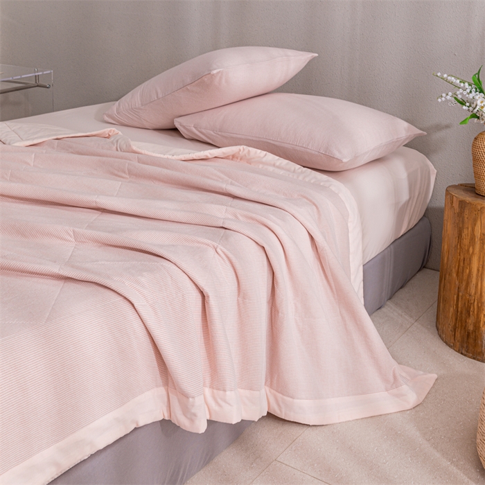 91家纺网 家纺一手货源 找家纺 天瑜家纺 2025新款色织全棉水洗棉棉花夏被 粉细条