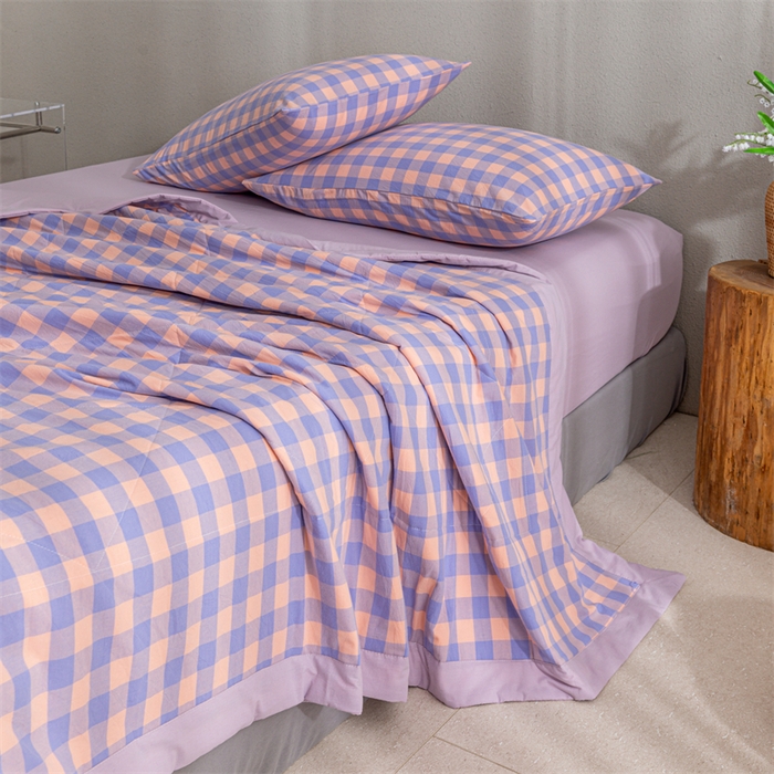 91家纺网 家纺一手货源 找家纺 天瑜家纺 2025新款色织全棉水洗棉棉花夏被 粉紫中格