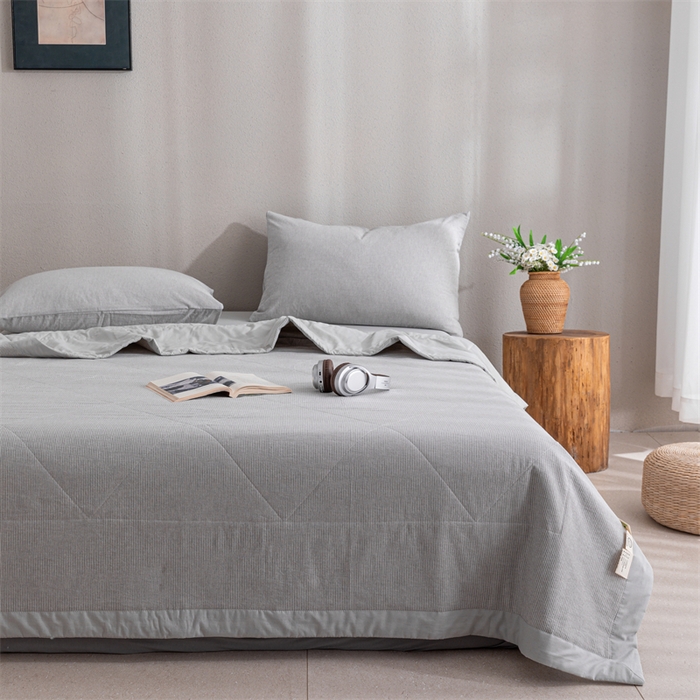 91家纺网 家纺一手货源 找家纺 天瑜家纺 2025新款色织全棉水洗棉棉花夏被 灰细条