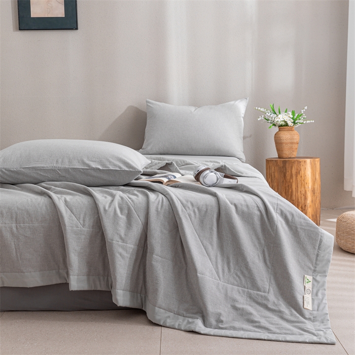 91家纺网 家纺一手货源 找家纺 天瑜家纺 2025新款色织全棉水洗棉棉花夏被 灰细条