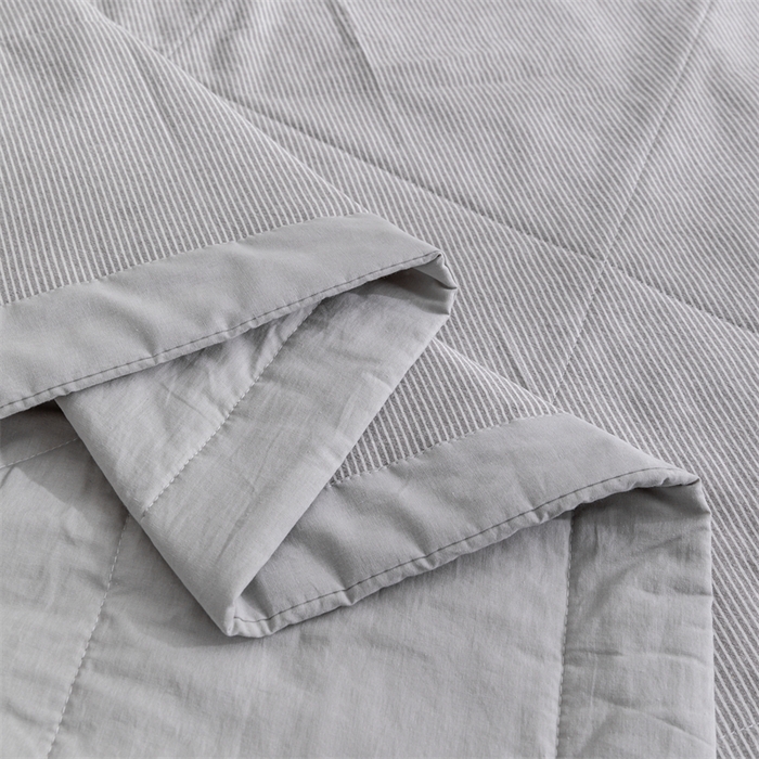 91家纺网 家纺一手货源 找家纺 天瑜家纺 2025新款色织全棉水洗棉棉花夏被 灰细条