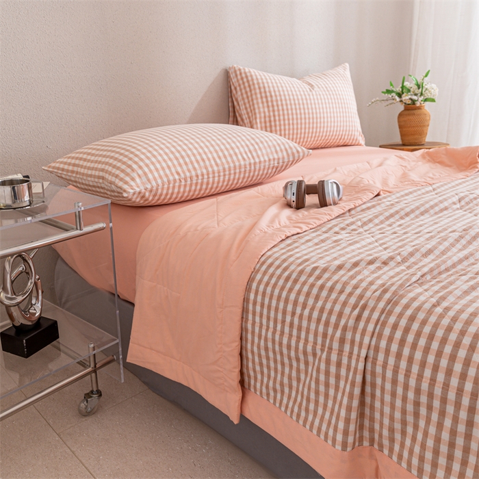 91家纺网 家纺一手货源 找家纺 天瑜家纺 2025新款色织全棉水洗棉棉花夏被 粉小格