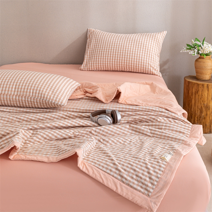 91家纺网 家纺一手货源 找家纺 天瑜家纺 2025新款色织全棉水洗棉棉花夏被 粉小格